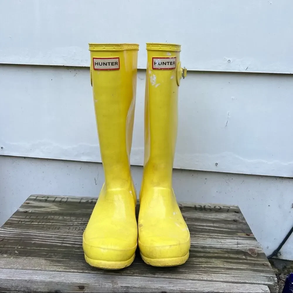 Hunter tall yellow waterproof rubber rain boots kids 4.5/5